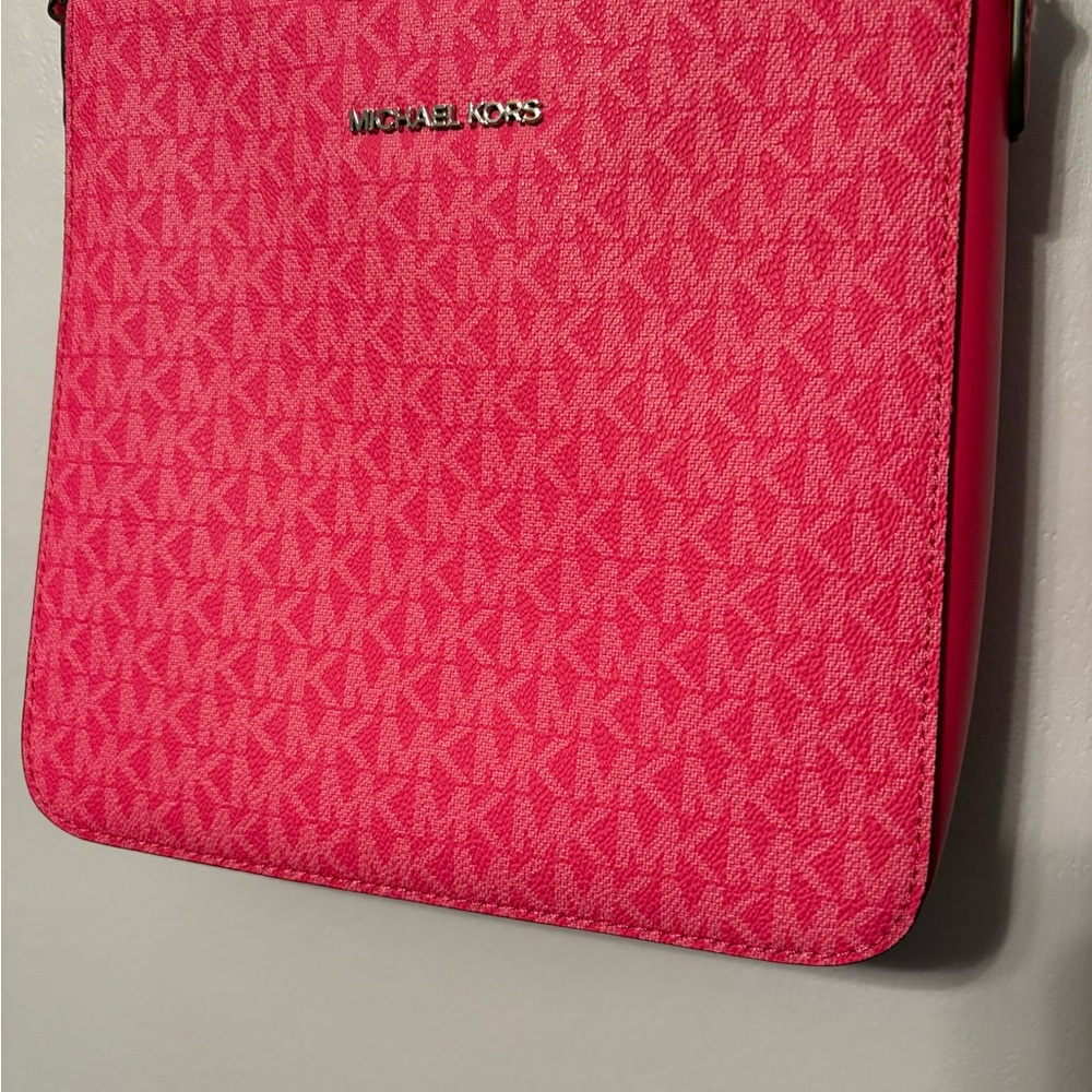 Michael Kors Pink Crossbody Bag purse jet set NWT - Picture 2 of 6
